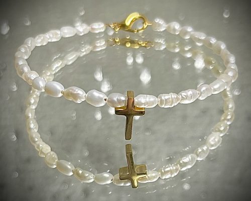 Masa perłowa – około 4-6mm + koralik krzyżyk